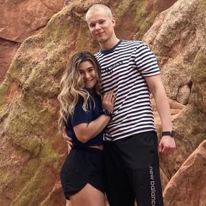 Meet your Posher, Bella